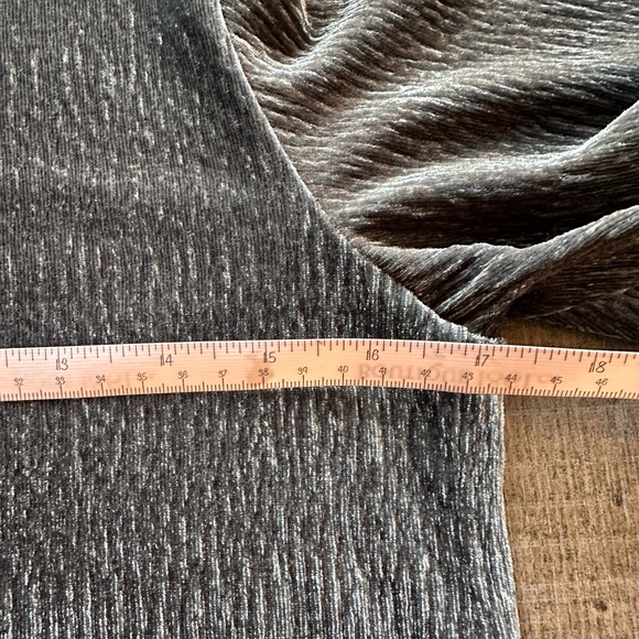 Madewell texture and thread green crinkle velvet top size XS - Picture 3 of 5